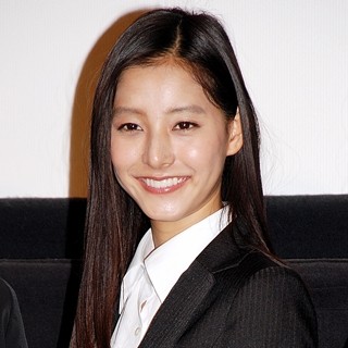 新木優子、青木玄徳の眼力にドキッ!「見つめられると時が止まる」