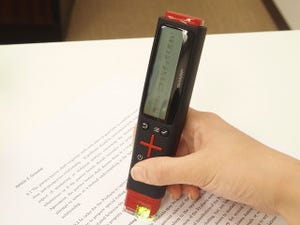 シャープ、文字をなぞって意味を調べるペン型スキャナー辞書「ナゾル」