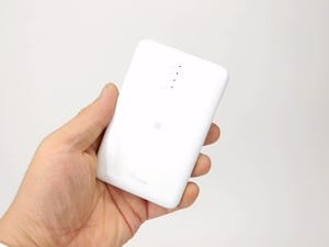 3つの機能を一体化、Wi-Fi SD&USBメモリリーダ＋モバイルバッテリ - ラトック「REX-WIFISD1H」