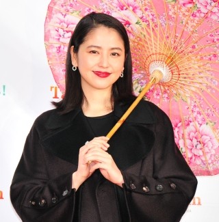 長澤まさみ「たくさんの人と出会いたい」と台湾の願掛けに挑戦