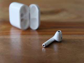 ついに登場したAirPods、リリースが遅れ気味だった2016年 - 松村太郎のApple深読み・先読み