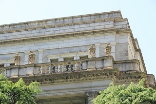 黒田総裁「円安ではなくドル高」の真意は? 日銀は金融緩和を継続