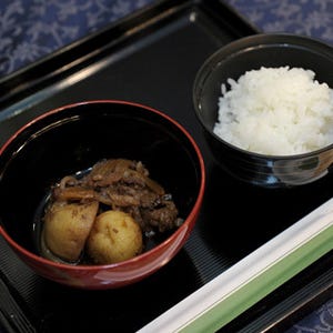 1日間限定で"東郷肉じゃが"が弁当になって登場! 値段は東郷にちなみ1,050円