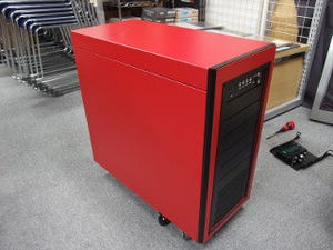 今週の秋葉原情報 - 容量4TBの2.5インチSSDが登場、純国産で自由度の高いアルミケースも