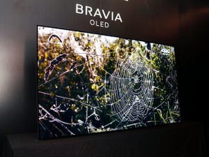 ソニーの有機ELテレビは、なぜスピーカーなしで音が出る? - その秘密をCES 2017現地で開発者に聞く