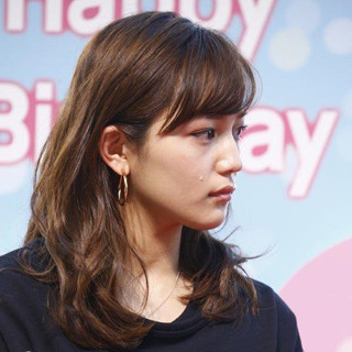 川口春奈、舞台挨拶のサプライズに号泣! スキマスイッチが生歌披露