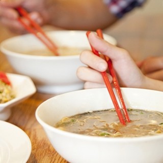 ラーメンを一緒に食べたい芸能人、『逃げ恥』コンビのW1位を阻止した俳優は