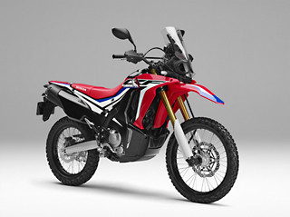 ホンダ"CRF250 RALLY"アドベンチャーモデル発売、長距離走行に便利な装備も