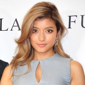 ローラ、貧しかった子供時代明かす - 夢は「お嫁さん」と「学校を作る」