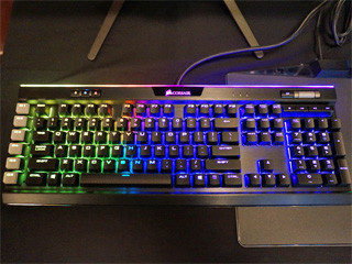 CORSAIR、フラグシップゲーミングキーボードや最新電源ユニットを披露