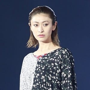 山田優、第2子出産後初イベントで美脚披露! 貫禄のウォーキングで存在感