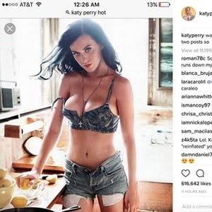 ケイティ･ペリー、自信喪失した時は自分のセクシー写真を検索