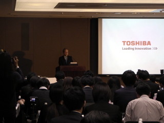 東芝、決算発表でより鮮明になった上場廃止への懸念