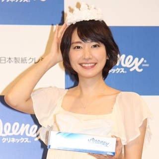 新垣結衣、純白ドレス&ティアラに笑顔「お姫様になった気持ち」