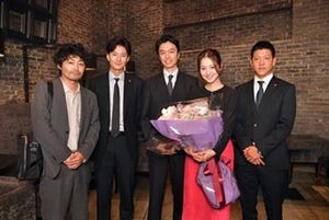 佐々木希『小さな巨人』キャストから祝福! 安田顕「私の役名"渡部"って…」