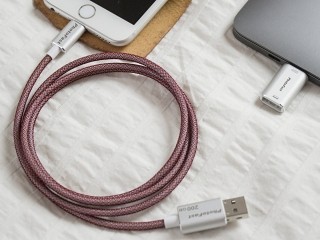 長さ1mのケーブル型ストレージ - 最大200GB、コネクタはLightningとUSB A/C