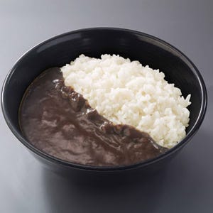 吉野家、スパイスたっぷり「黒カレー」発売! 納豆やカルビもトッピングに