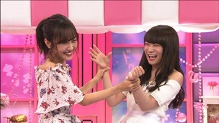 乃木坂46･秋元真夏、前田希美考案の新技"腕ガチ"に驚がく「やば～い!」