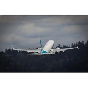 ボーイング、パリ・エアショーで737MAX9を展示飛行--787-10の展示も