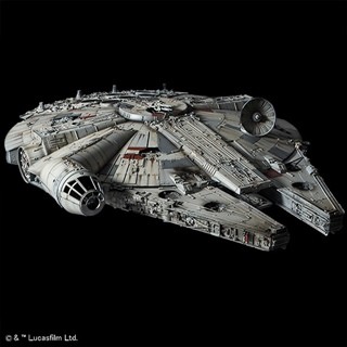 『スター・ウォーズ/新たなる希望』ミレニアム・ファルコン撮影用モデルがバンダイ最高峰プラモで完全再現、取材重ねレプリカキット決定版に