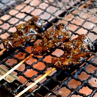 伏見稲荷になぜスズメの丸焼きがあるのか--その理由で味わい深さが変わった