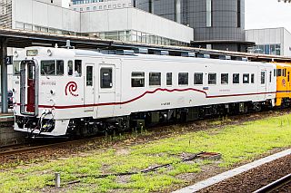 道南いさりび鉄道、冬をイメージした新塗色車両が登場「道南の四季」そろう