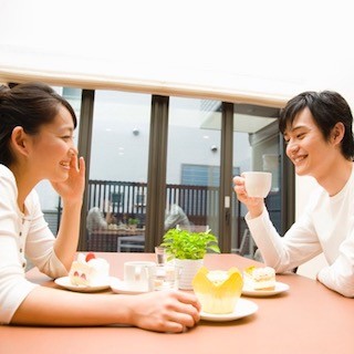 夫婦2人きりで過ごす時間はどれくらい? もっと2人の時間が欲しいと思う?