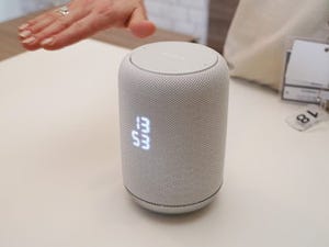 ソニーの「欲しくなる」スマートスピーカーに熱視線! - 新型ウォークマンから超小型カメラまで、IFA 2017ソニーブースの注目製品まとめ