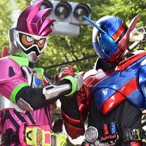 『仮面ライダーエグゼイド』から『ビルド』へ、ヒーローの思いをつなぐバトンタッチ会で見せた飯島寛騎の"成長"と犬飼貴丈への"期待"