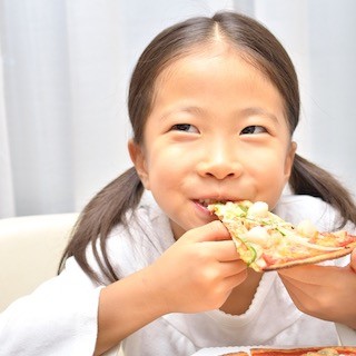 子育て中、外食やデリバリーを利用する頻度は? よく行くのはどんなお店?