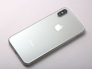 iPhone Xは未来そのもの! 初めてスマートフォンに触れた時のワクワク感を呼び覚ます