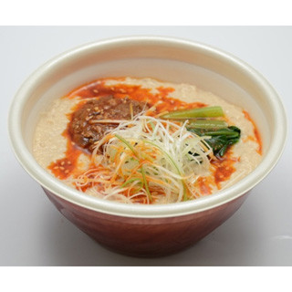 セブン-イレブンが小容量レンジ麺を発売! ごま豆乳担々麺とトマトラーメン