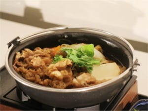 冬の定番をめぐる外食界の攻防、吉野家が「牛すき鍋膳」で今年も参戦