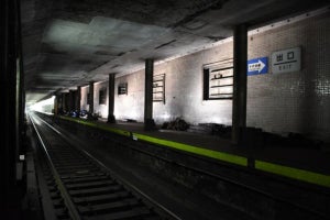 東京メトロ、銀座線「幻の駅」萬世橋駅・神宮前駅をライトアップ