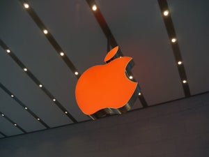 世界エイズデーにあわせ、今年もApple Storeのロゴが"RED"に