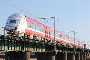 小田急ロマンスカー新車が登場、JR飯田線・名鉄の共用区間を走行