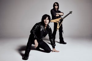 B'z「いつメリ」12年ぶりテレビ披露!『CDTV』Xmas特番に西野カナ･BoAら