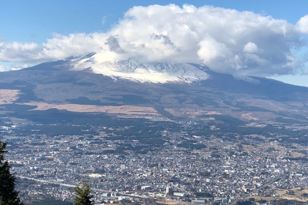 箱根の金時山から乙女峠ハイキング! 類い希な富士山の絶景と日帰り温泉を