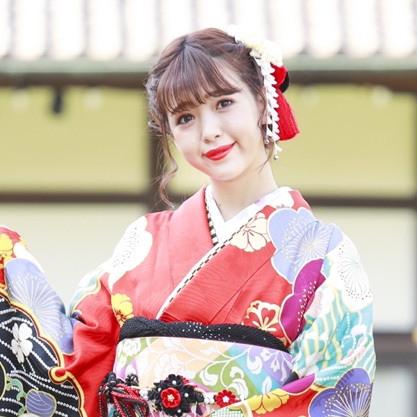 【写真51枚】剛力彩芽、藤田ニコルらオスカー美女10人の晴れ着と2018年