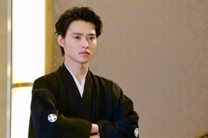 山崎賢人が凛々しい袴姿に 『トドメの接吻』第2話シーン写真公開