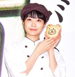 深川麻衣、パン屋さんの1日店長に就任「制服を着ると気持ちが引き締まる」