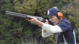 ヒロミ、"競技暦20年"クレー射撃の腕前をTV初披露「俺はDIYだけじゃない」