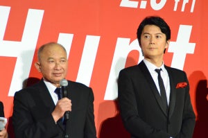 福山雅治&斎藤工、ジョン・ウー監督前にサイン&写メのファン行動