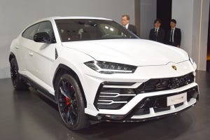 時速300km超のSUV!? ランボルギーニの“スーパーSUV”が日本初披露