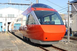 小田急70000形「GSE」3/17新宿発「スーパーはこね5号」でデビュー