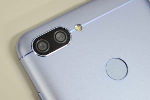 「ZenFone Max Plus」を写真でレポート! - 18:9縦長ディスプレイのSIMフリースマホ