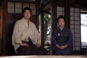 鈴木亮平、橋本愛演じる妻･須賀との関係性「複雑…」『西郷どん』第7話