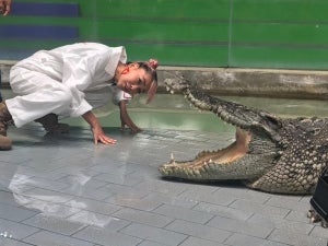 青山テルマ、"タイのワニの池の水ぜんぶ抜く"も衝撃ハプニングで涙