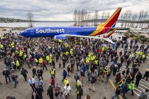 ボーイング、1万機目の737でギネス世界記録--年内には月産47機から52機へ