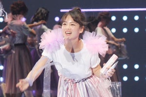 登美丘高ダンス部元主将･伊原六花、初ランウェイでキュートなダンス披露